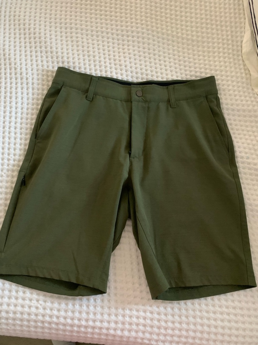 BYLT Basics Olive Green Flat-Front Performance Shorts Size Medium